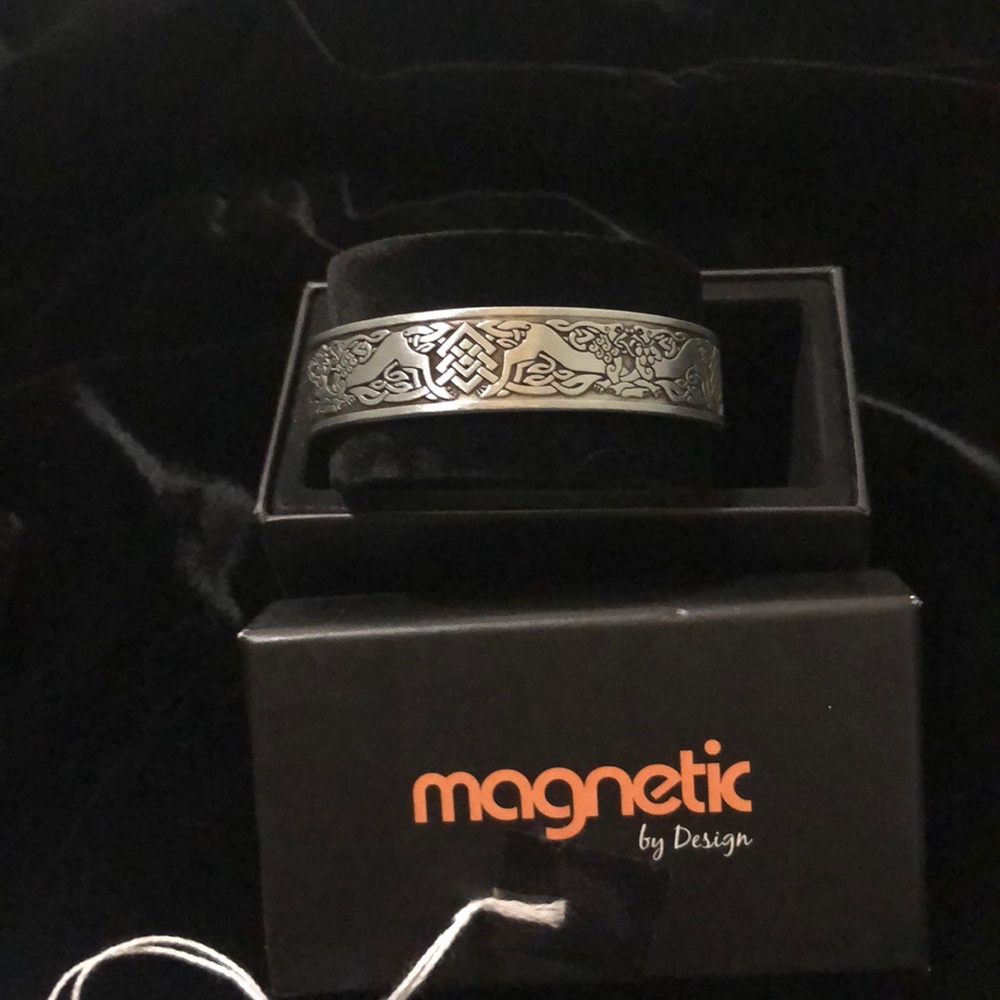 Magnetic by Design Antique style dragon cuff bracelet in Silvertone 7inches.